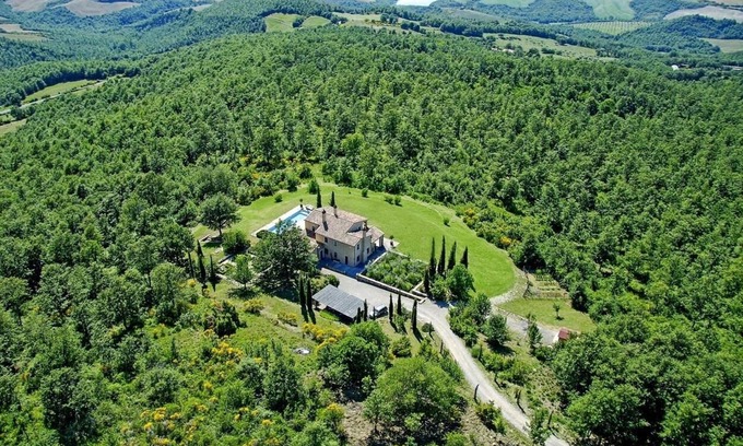 San Casciano dei Bagni Villa | Villa Genziana - Private Tuscan villa with pool