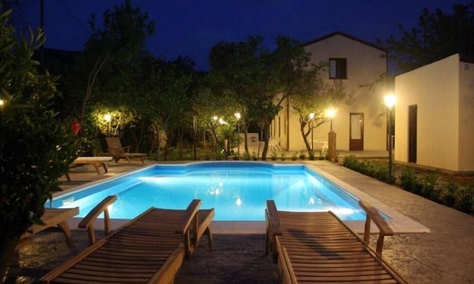 Piane Vecchie Villa | Villa Giardino Paradiso on the sea, with Heated Pool, in Cefalù with 13 seats