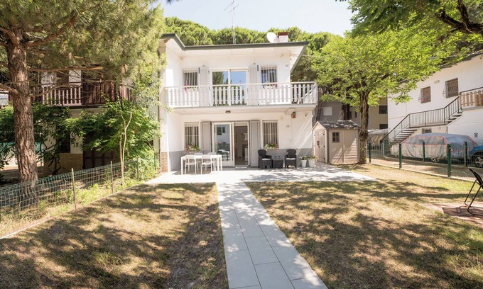 Lido degli Estensi House | Villa HalaveliHome Relax in this oasis of quiet and elegance near the sea