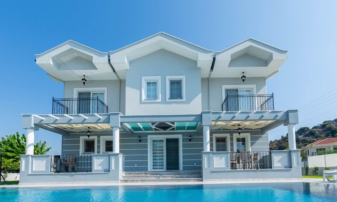 Dalyan City Center Villa | Villa Hanimeli 6 bedrooms all en suite with private pool & garden