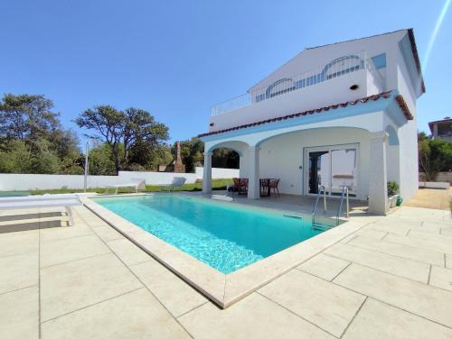 Budoni Villa | Villa il borgo con piscina