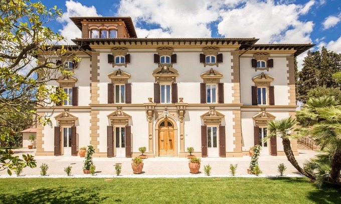 Campiglia Marittima Villa | Villa in Castelvecchio with 7 bedrooms sleeps 14