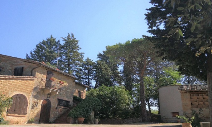 Po' Bandino Villa | Villa in farmhouse with private pool and outdoor spa tub