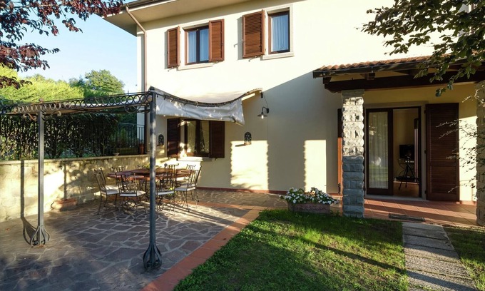 Pratovecchio Villa | Villa in Lonnano with pool