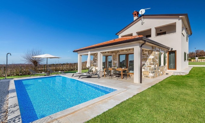 Karojba Villa | Villa in Motovun with Private Pool and Views
