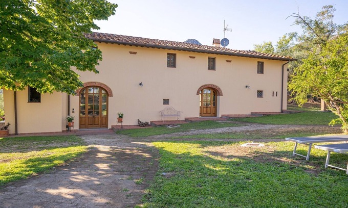 Calcinaia House | Villa in Tuscany with Pool and Olive Grove
