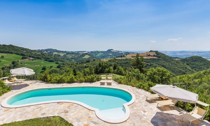 Montefelcino Villa | Villa Ise with pool and magnificent view in Montefelcino, 25 km from the beaches of Fano and Pesaro