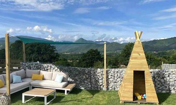 Seilhan House | Villa Jacuzzi, Terrain de Pétanque et Aire de Jeux vue sur les Pyrénées