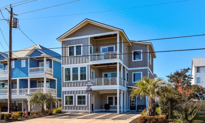 Wilmington Beach House | Villa Jennette - Beautiful 2nd Row Home with Ocean Views and Private Pool/Hot Tu