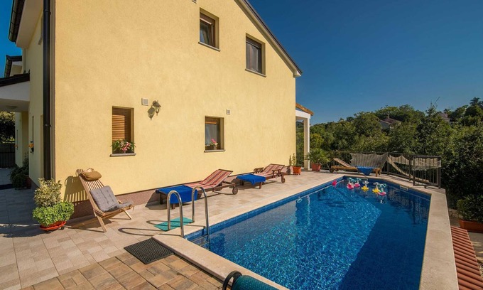 Gabonjin Villa | Villa Josie with Pool and Terrace