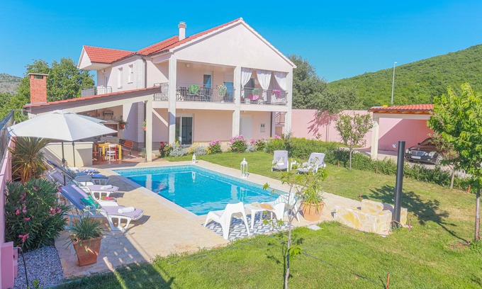 Dicmo House | *Villa Kalura Split* beautiful holiday home with pool, just for You!