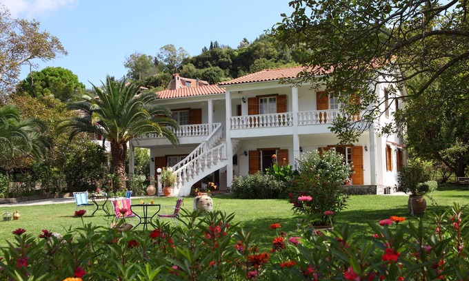 Asprogerakata Villa | Villa Karidia Deluxe villa with garden