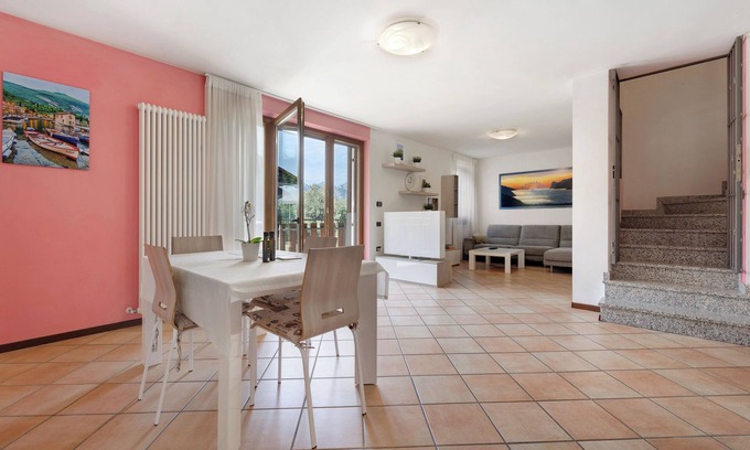 Bolognano-Vignole Villa | Villa 'Katzemburg 5+' with Lake View, Private Garden and Wi-Fi