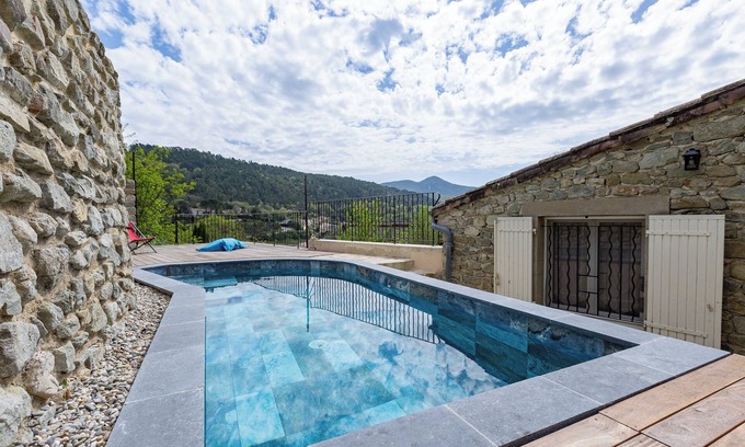 Puy-Saint-Martin Villa | Villa 'La Du Bonheur' with Private Pool, Wi-Fi and Air Conditioning