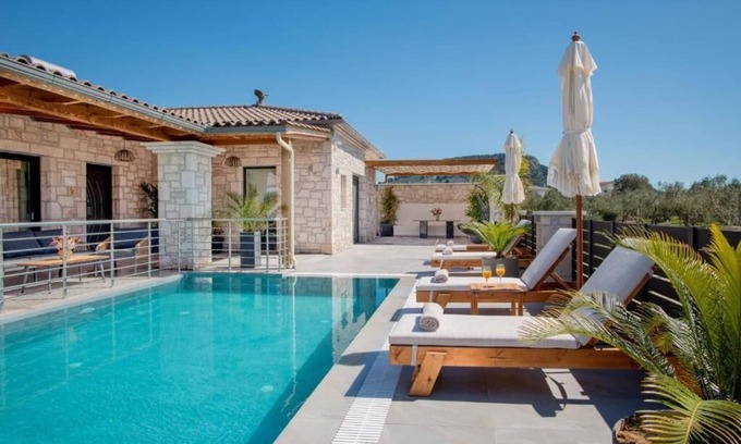 Gaitanion Villa | Villa Laha Gabrijela in Zante/Zakynthos with Private Pool & Modern Comforts