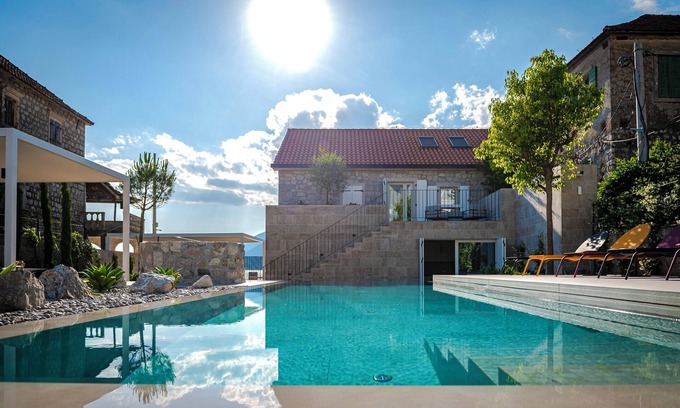Tivat Villa | Villa Lastva is a five star seafront luxury villa with privite pool