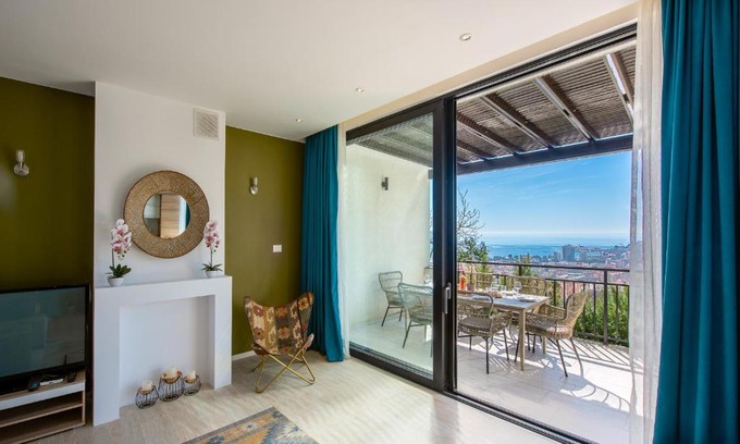 Podmaine Villa | Villa Lazi Sea View