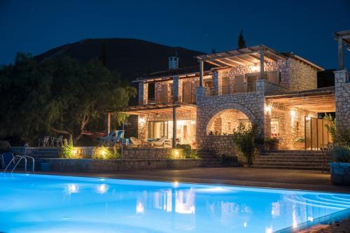 Chalcis Villa | Villa Leon