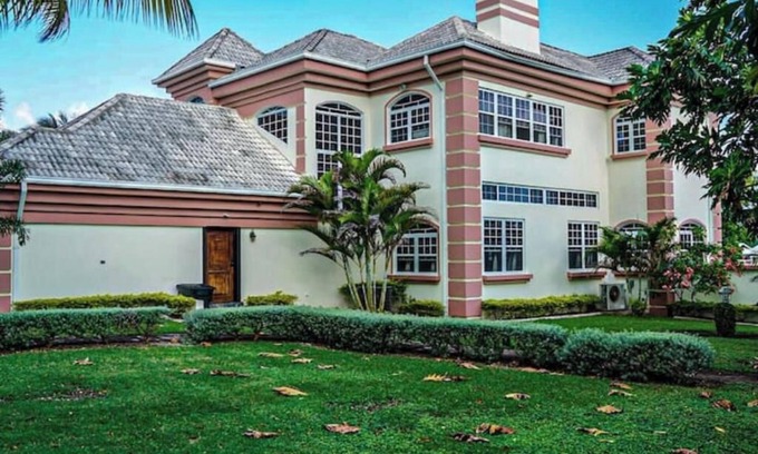 Mammee Bay Villa | Villa Luxury Mea Dor By Paradise Listing
