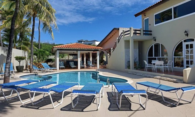 Malmok Villa | Villa Main House, Close to the Beach, Snorkeling, Family Oriented, Private