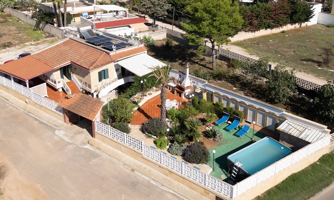 Scala di Furno Villa | Villa 'Malva House In Con Piscina' with Shared Pool, Wi-Fi and Air Conditioning