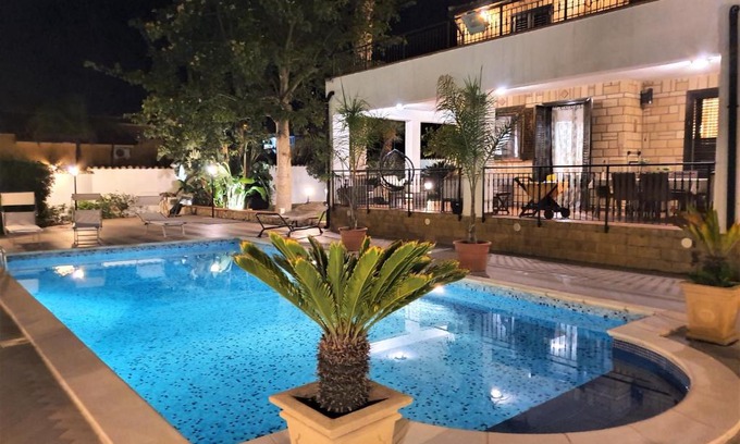 Trabia Apartment | VILLA MARIANNA CON PISCINA PRIVATA ampi spazi esterni e WIFI FREE
