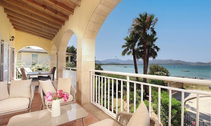 Alcudia House | Villa MIRA MAR, large vacation home with sea view, close to the beach, pool, Wifi, A/C
