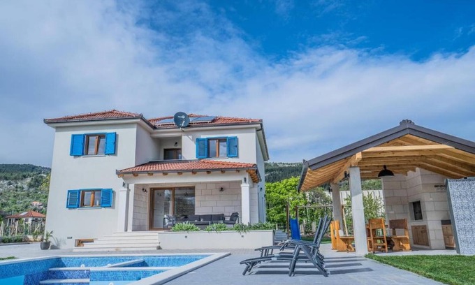 Donji Prolozac Villa | Villa Modriola