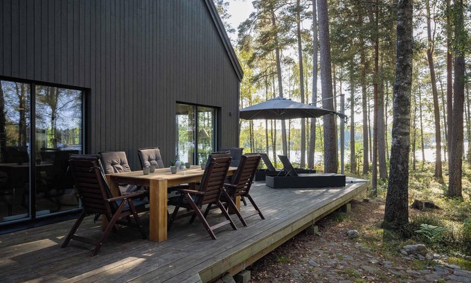 Gallstad House | Villa Nabben - strong pines, lakeview and beach