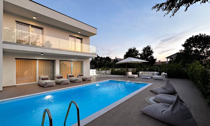 Bibici Villa | Villa Nobel for 6 adults with private 40 m2 heated pool, outside bar & movie theatre