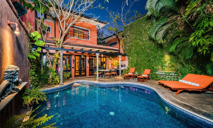 Playa Langosta House | Villa Oasis: A luxury villa just steps to beach with private pool, WIFI & A/C