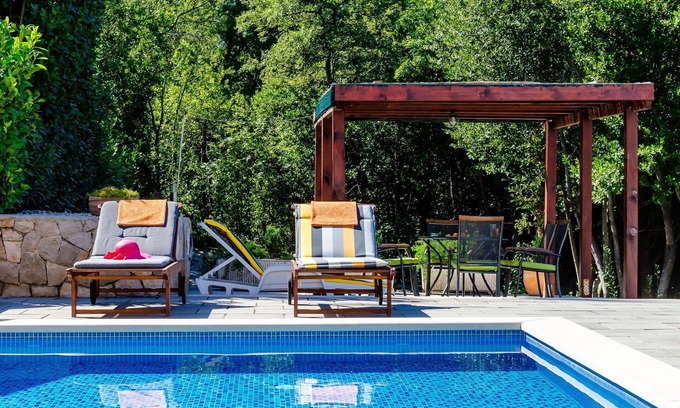 Popovici Villa | Villa Oasis Cypress - Three Bedroom Villa with Terrace and Swimming Pool