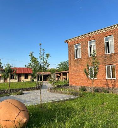 Sairme Ski Chalet | Villa Obcha - Whispering Vines Guesthouse