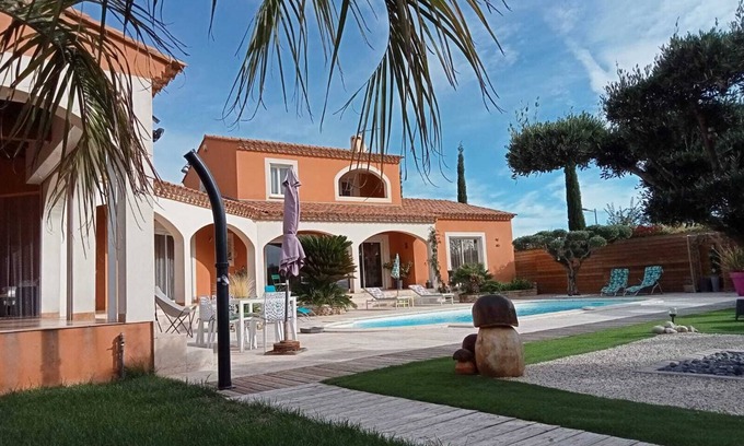 Cabrieres Villa | Villa on the edge of Garrigues