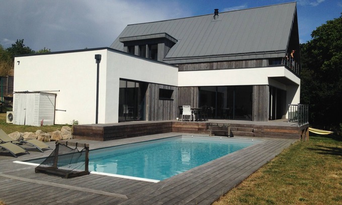 Guerande Villa | Villa on the Guerande hillsides