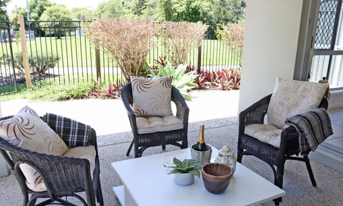 Sippy Downs House | Villa on the Park close to Sunshine Coast Hotspots