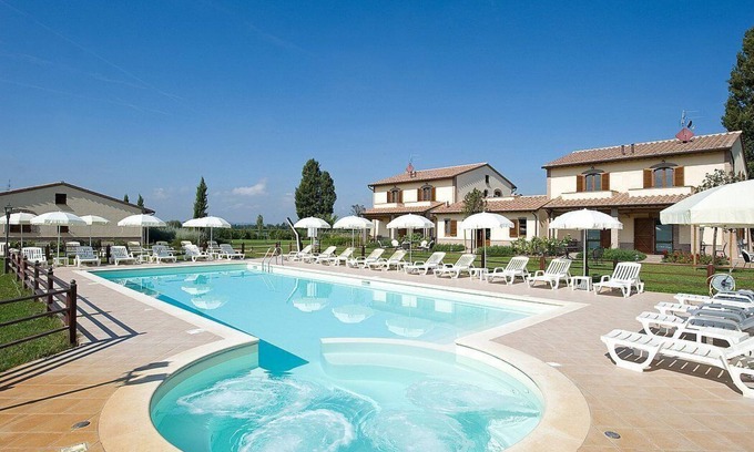 Cannara House | Villa Ornata A: A characteristic and welcoming apartment surrounded by the greenery, with Free WI-FI.