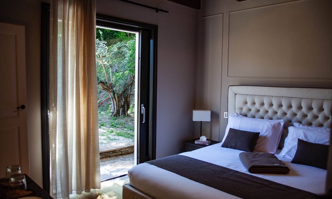 Longiano Bed & Breakfast | Villa Paola Room with Jacuzzi