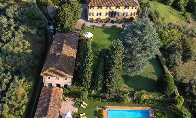 Capannori Villa | VILLA PARADISO, stunning XVII century villa on the hills at 7 kms east of Lucca