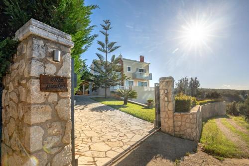 Acharavi Villa | Villa Piedra Acharavi