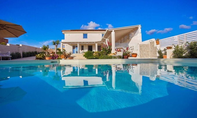 Petrosino Villa | Villa Pomelia by Xenia Sicily Villas