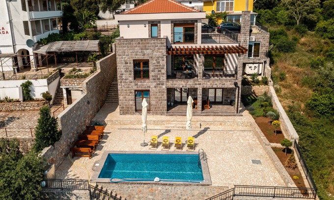 Krimovica Villa | Villa Presidente w/Pool and View Over the Horizon