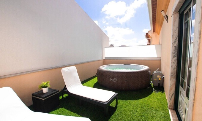 Lourinha House | Villa with Jacuzzi and Baby Friendly Close to Dino Park and Beaches