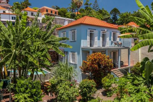 Sao Pedro Villa | Villa Quebra Costas by An Island Apart