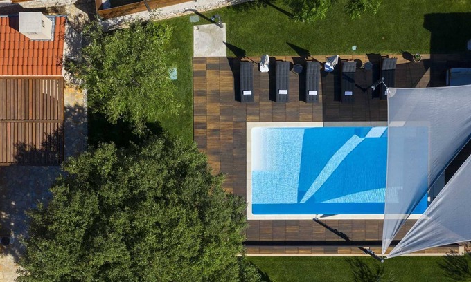 Sibenik Villa | Villa River and Sea Retreat - for 12 guests with a pool, 10 minutes to the beach