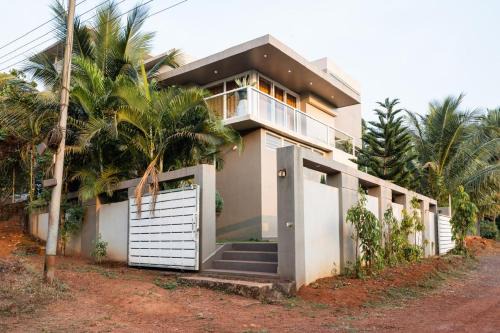 Shiroda Villa | Villa Royal Adobe