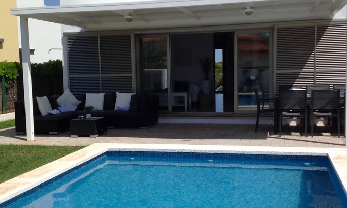 Cala'n Bosch Villa | VILLA S. TOME 8PERS/IND. SWIMMING POOL/SEA VIEW-IDEAL FAMILY-A600MTRS OF BEACHES