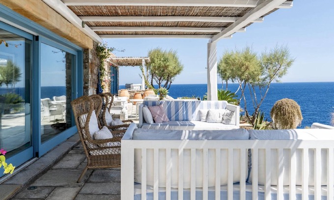 Serifos Villa | Villa Serifos overlooking the Aegean Sea