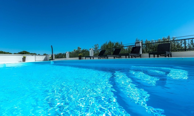 Gornji Zemunik House | Villa Šime by Interhome