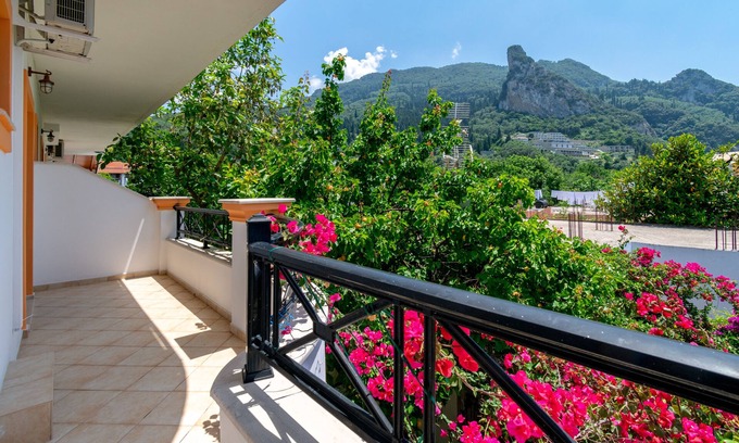 Agios Gordios Apartment | Villa Sophia by CorfuEscapes